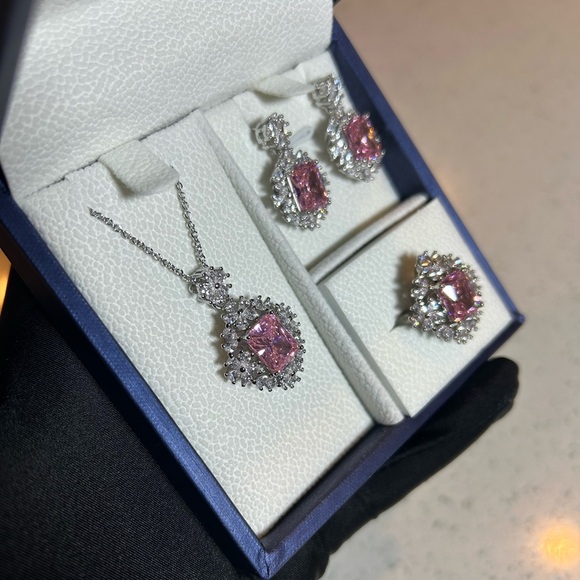 Sparkling Jewelry Set with box and Paper Bag - Picture 4 of 15